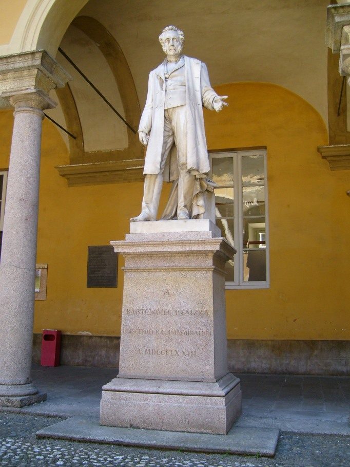 Bartolomeo Panizza's statue 1, Pavia, Italy.JPG